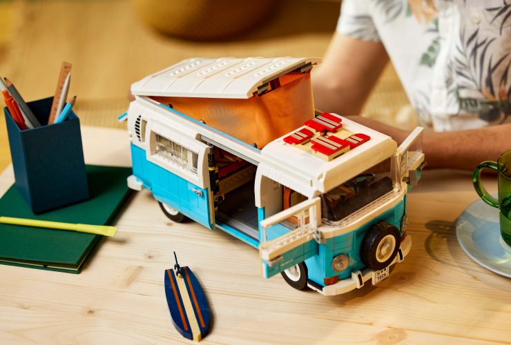LEGO® Volkswagen T2 Camper Van [10279]