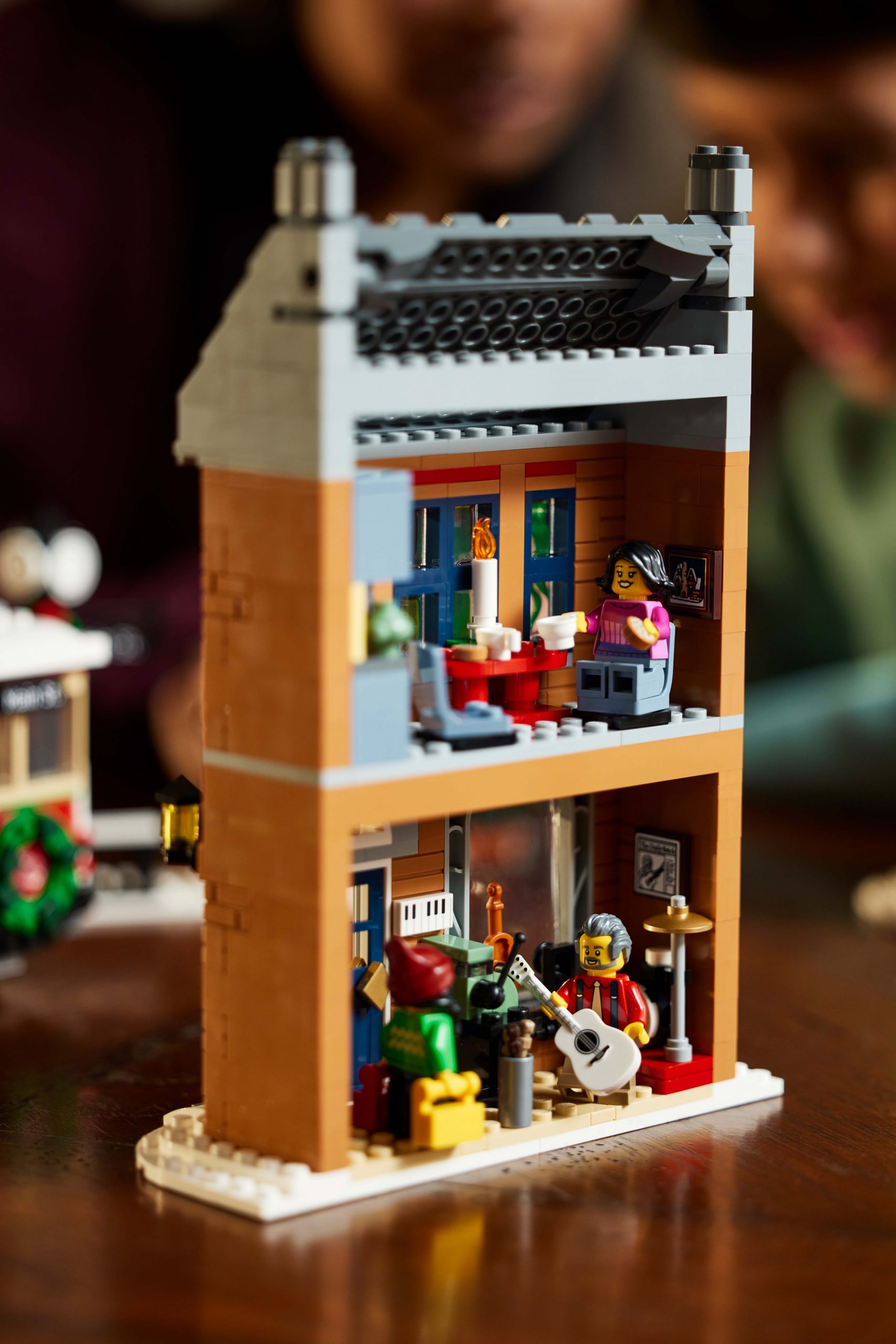 LEGO® HOLIDAY MAIN STREET SET (10308)