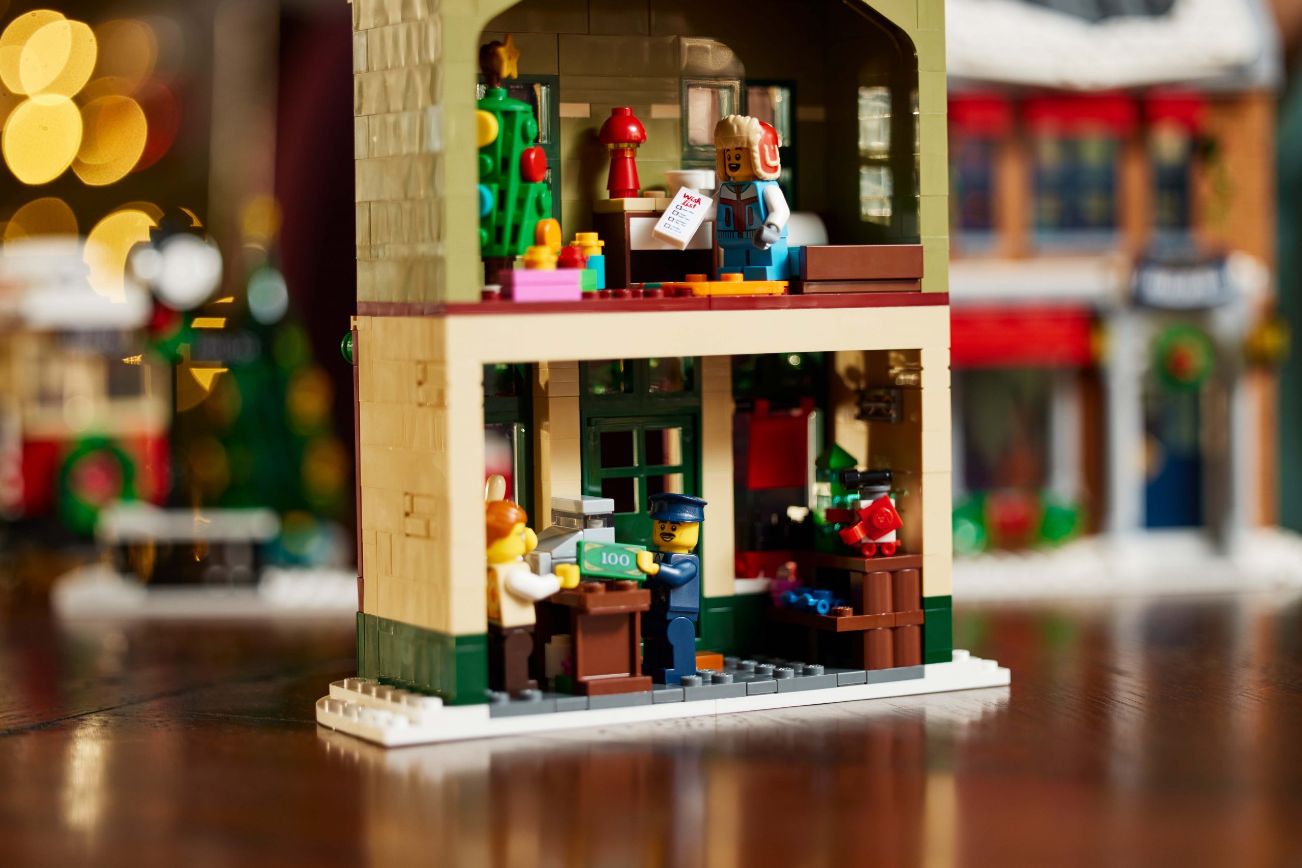 LEGO® HOLIDAY MAIN STREET SET (10308)