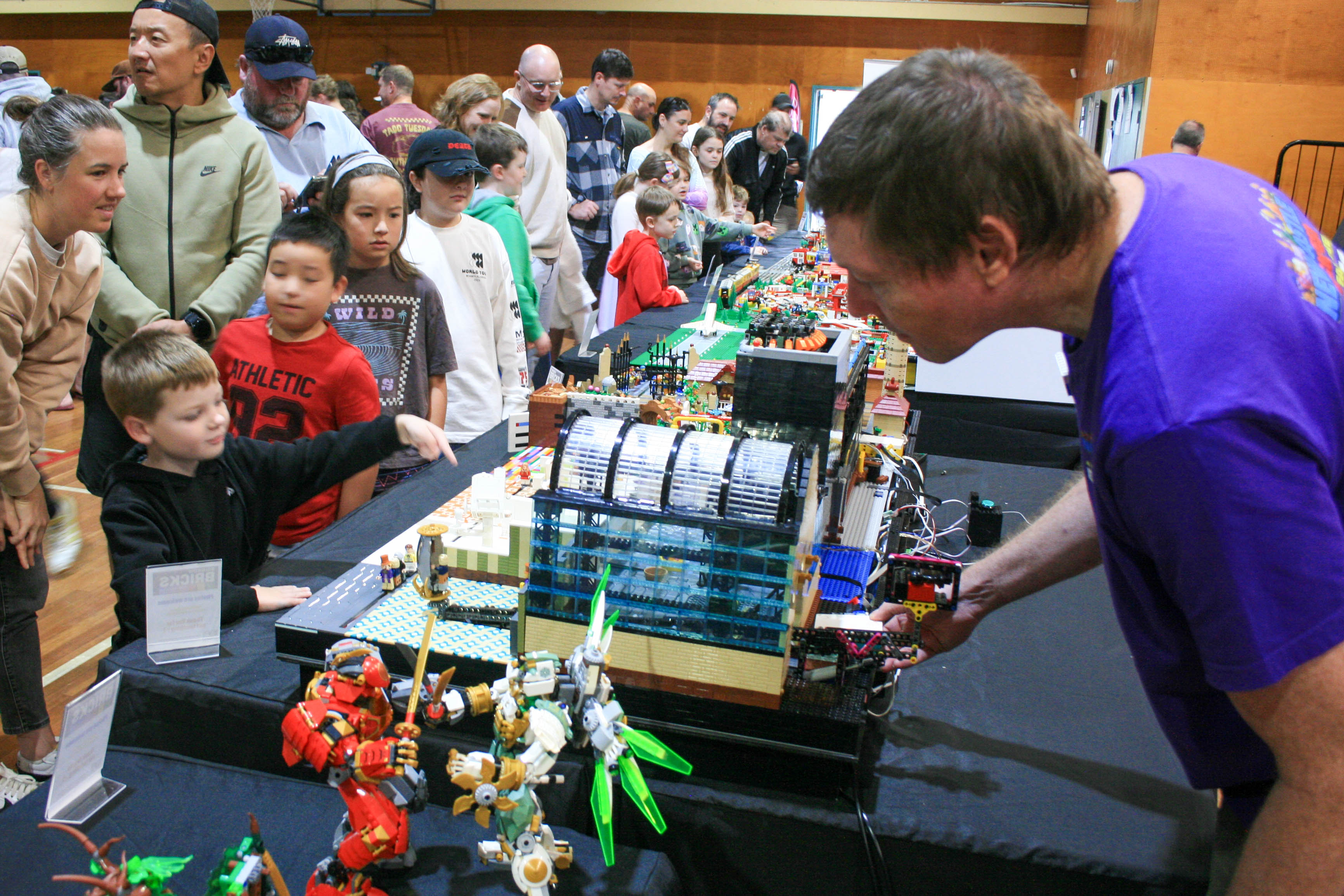 Talking to Exhibitors and Builders