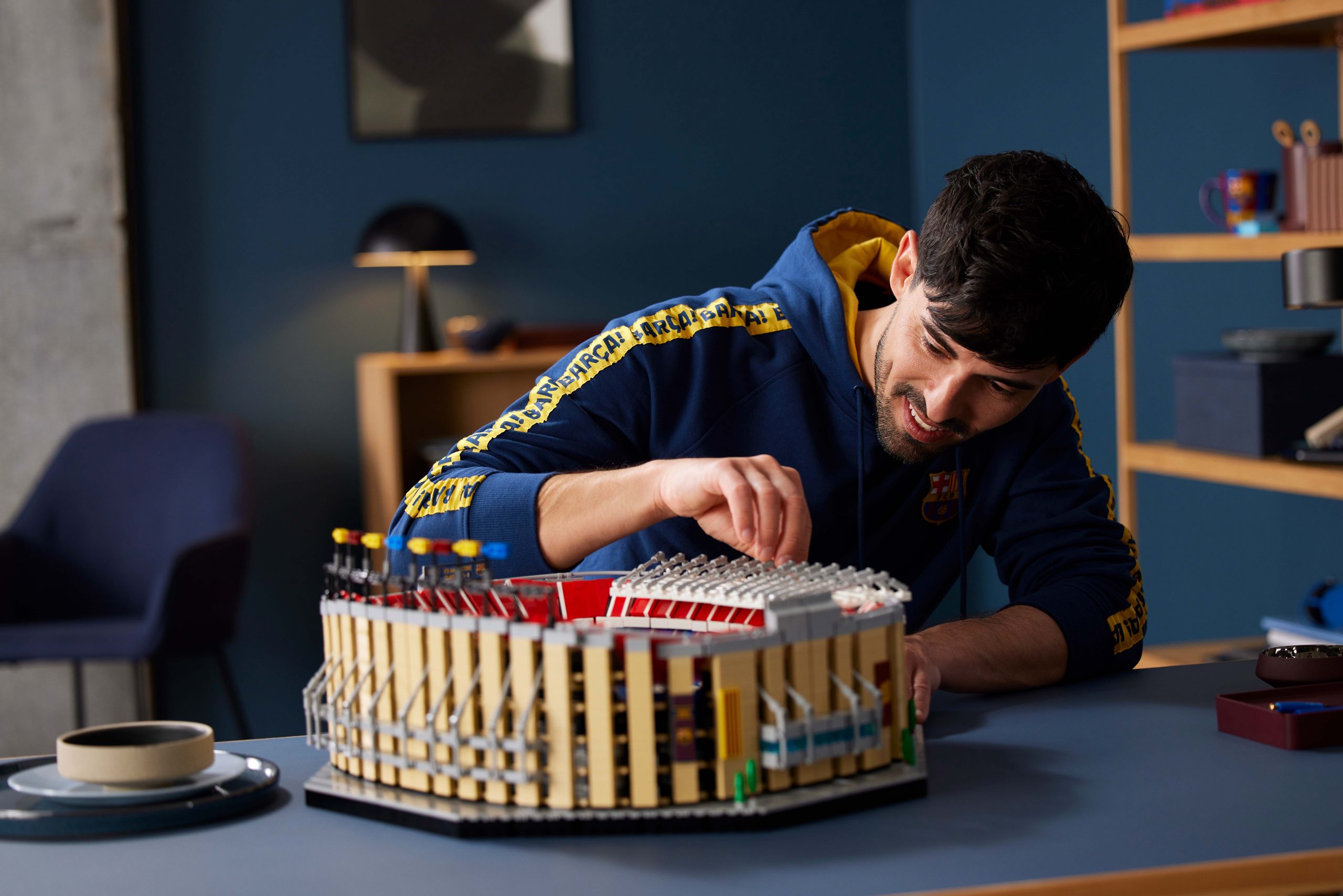LEGO Creator Expert Camp Nou – FC Barcelona [10284] - Rainbow Bricks™ LUG