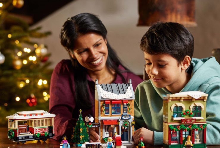 LEGO® HOLIDAY MAIN STREET SET (10308)