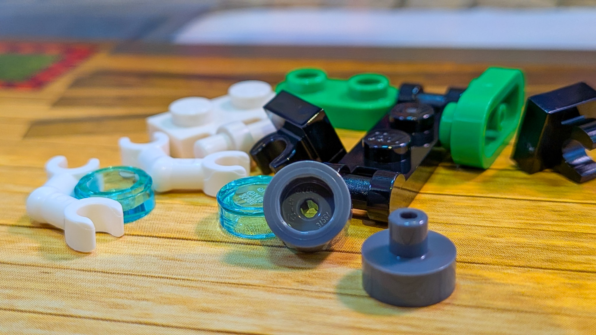 LEGO City Advent Calendar 2026 Day 11: loose pieces