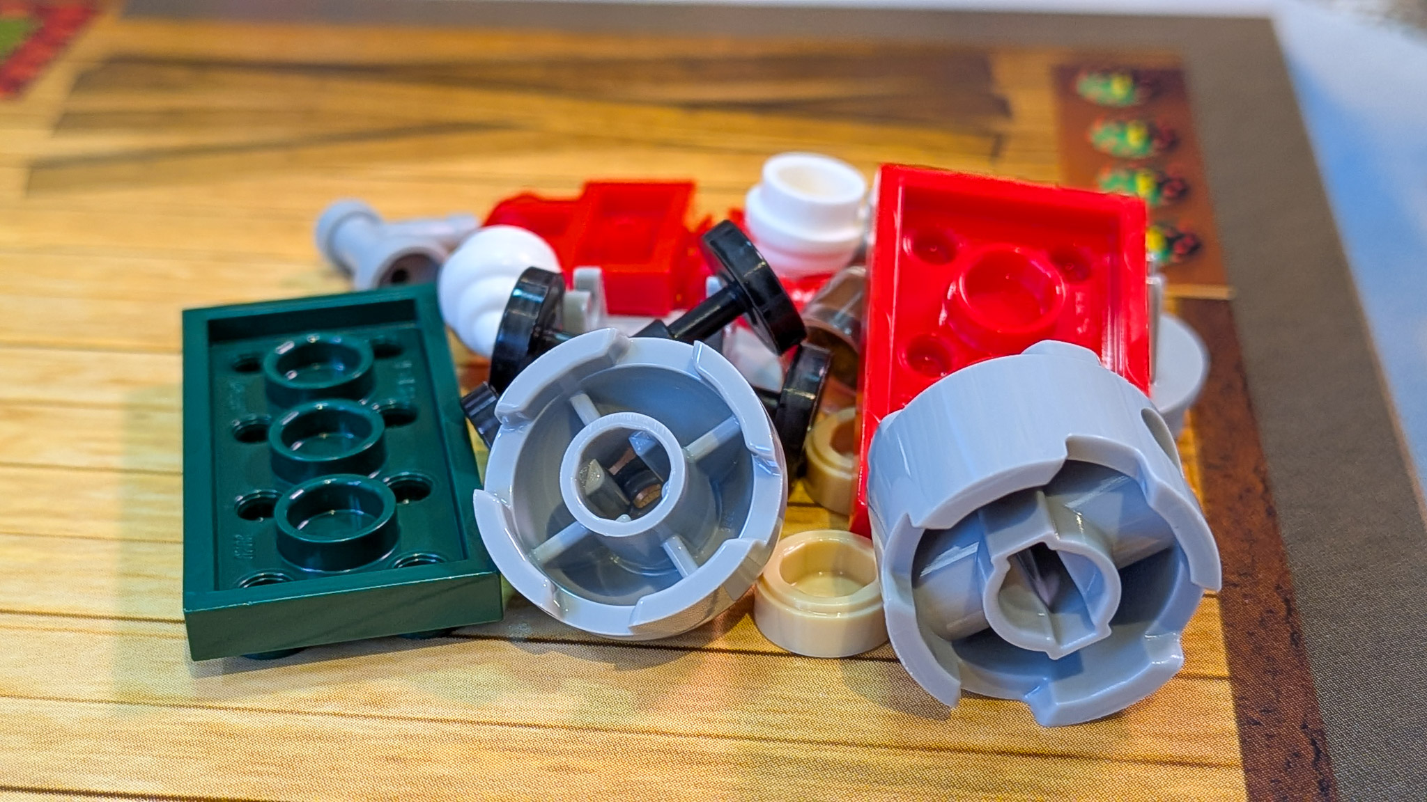 LEGO City Advent Calendar 2026 Day 16: loose pieces