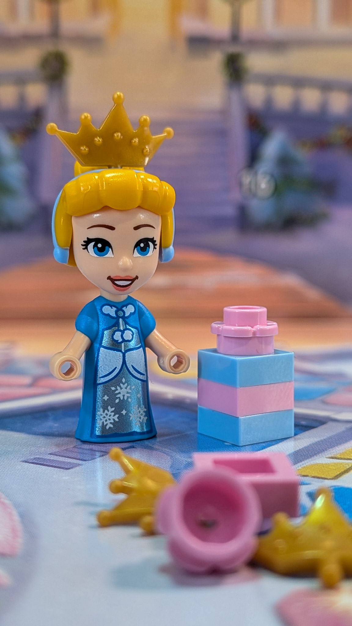 LEGO Disney Princess Advent Calendar 2026 Day 1: finished Cinderella, Crown Tiara and Present