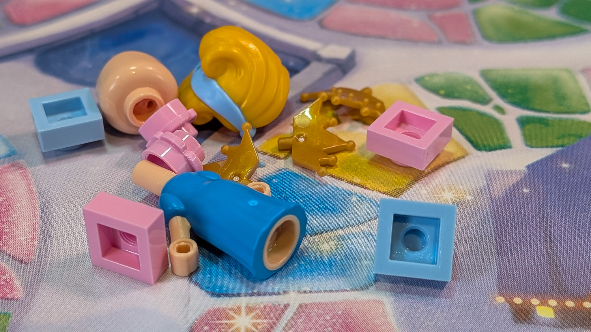 LEGO Disney Princess Advent Calendar 2026 Day 1: loose pieces
