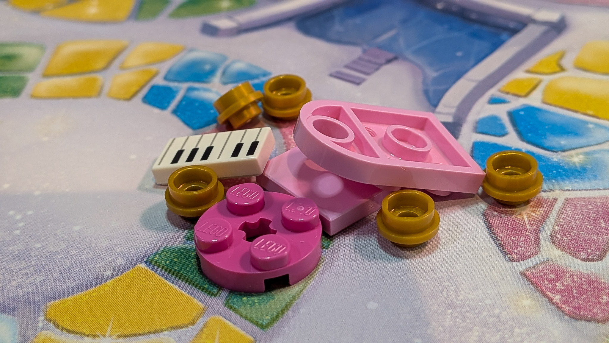 LEGO Disney Princess Advent Calendar 2026 Day 2: loose pieces