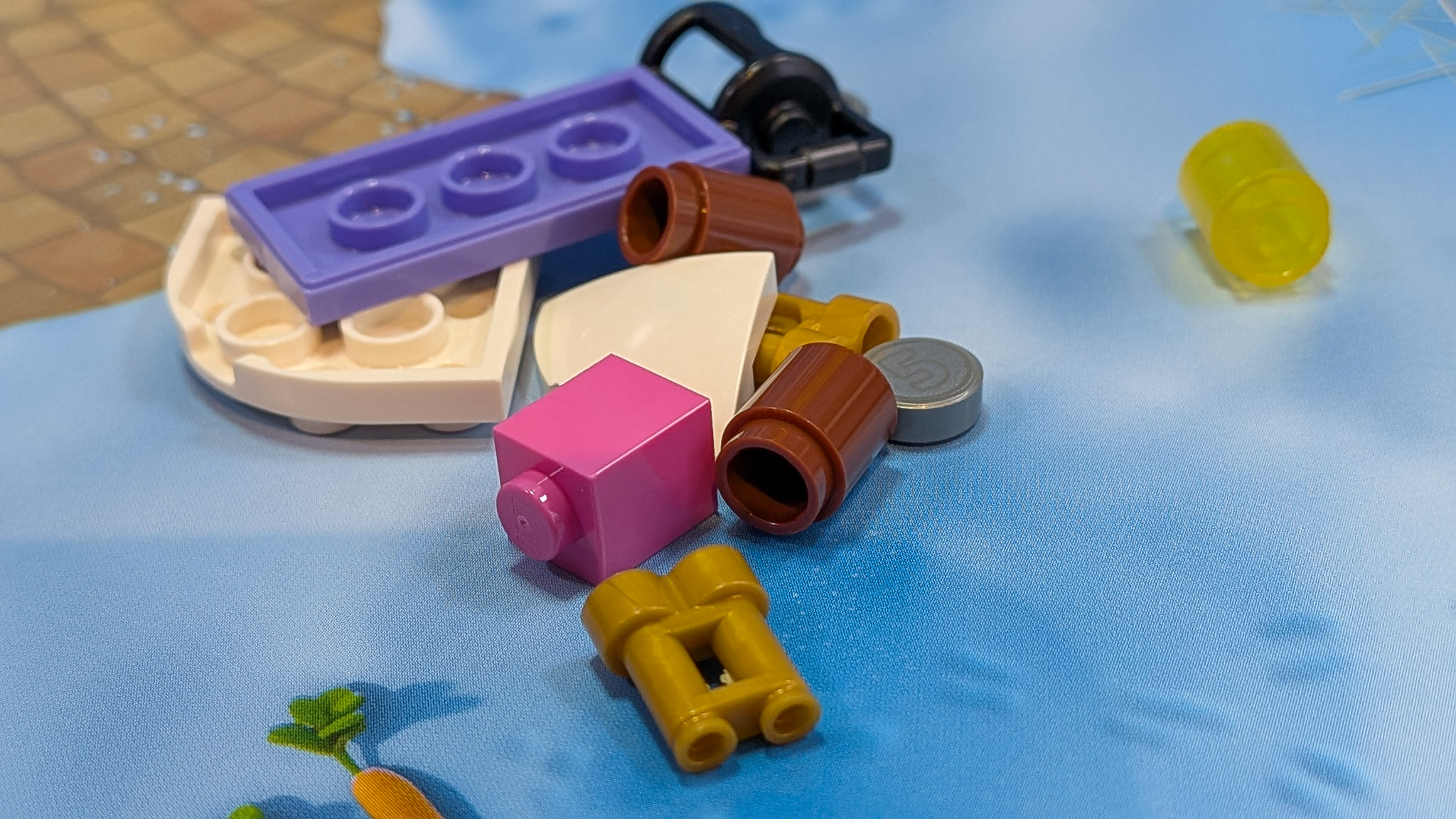 LEGO Friends Advent Calendar 2026 Day 2: loose pieces
