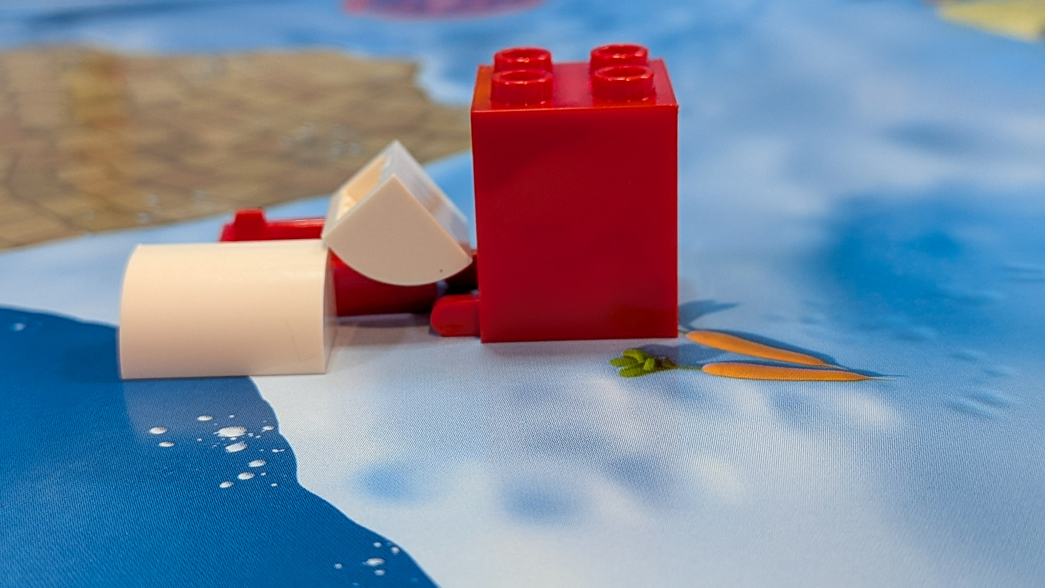 LEGO Friends Advent Calendar 2026 Day 3: loose pieces