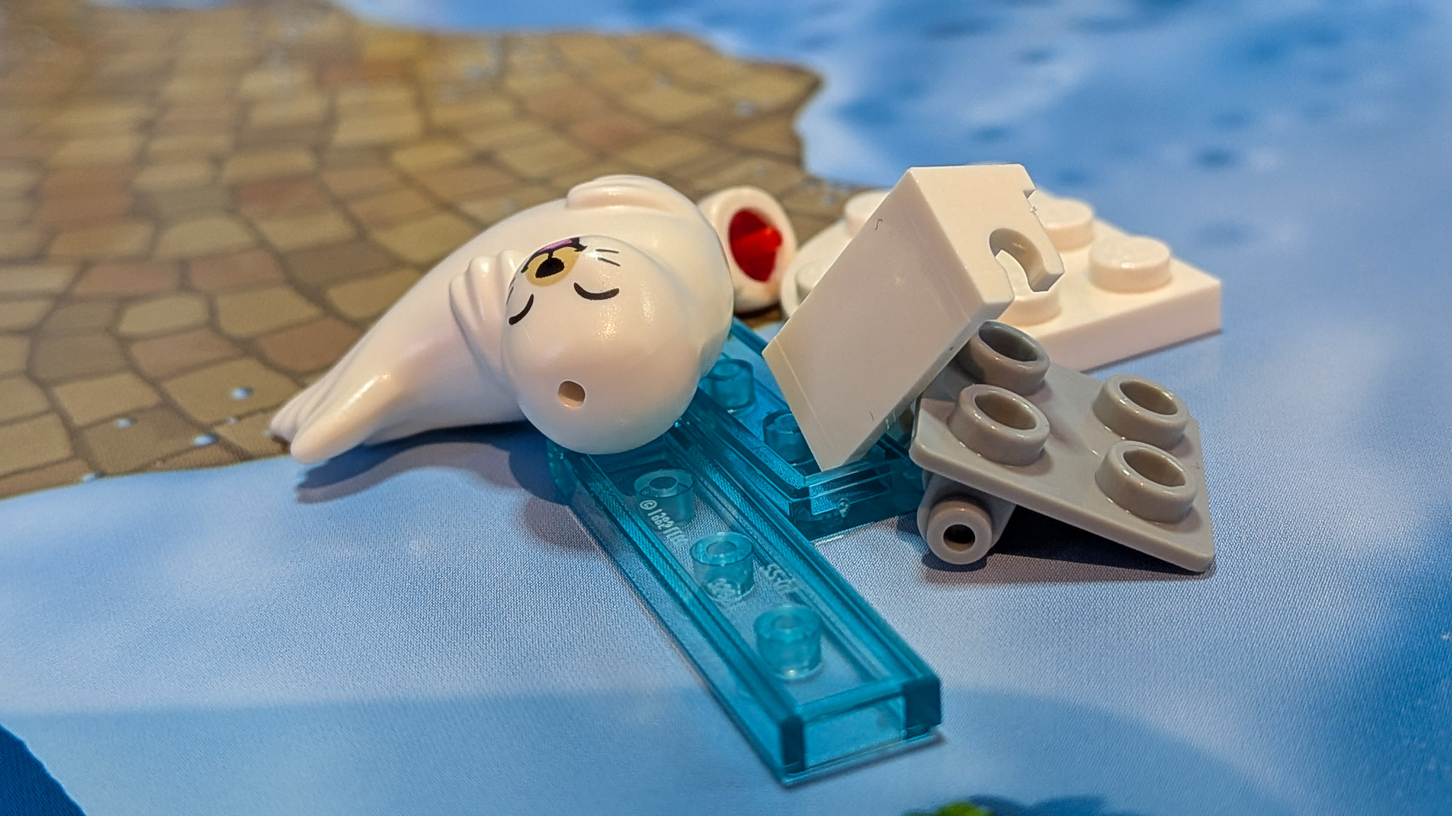 LEGO Friends Advent Calendar 2026 Day 6: loose pieces