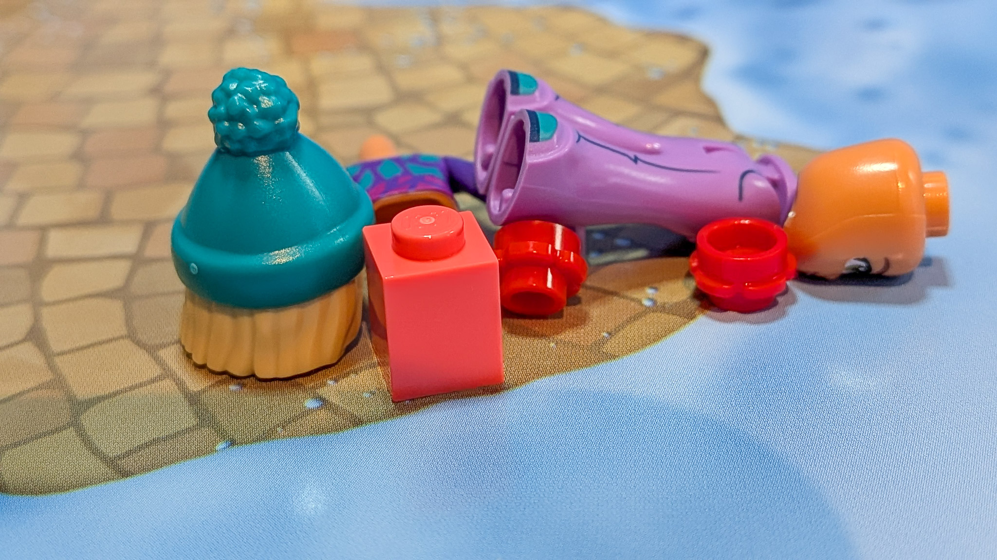 LEGO Friends Advent Calendar 2026 Day 8: loose pieces