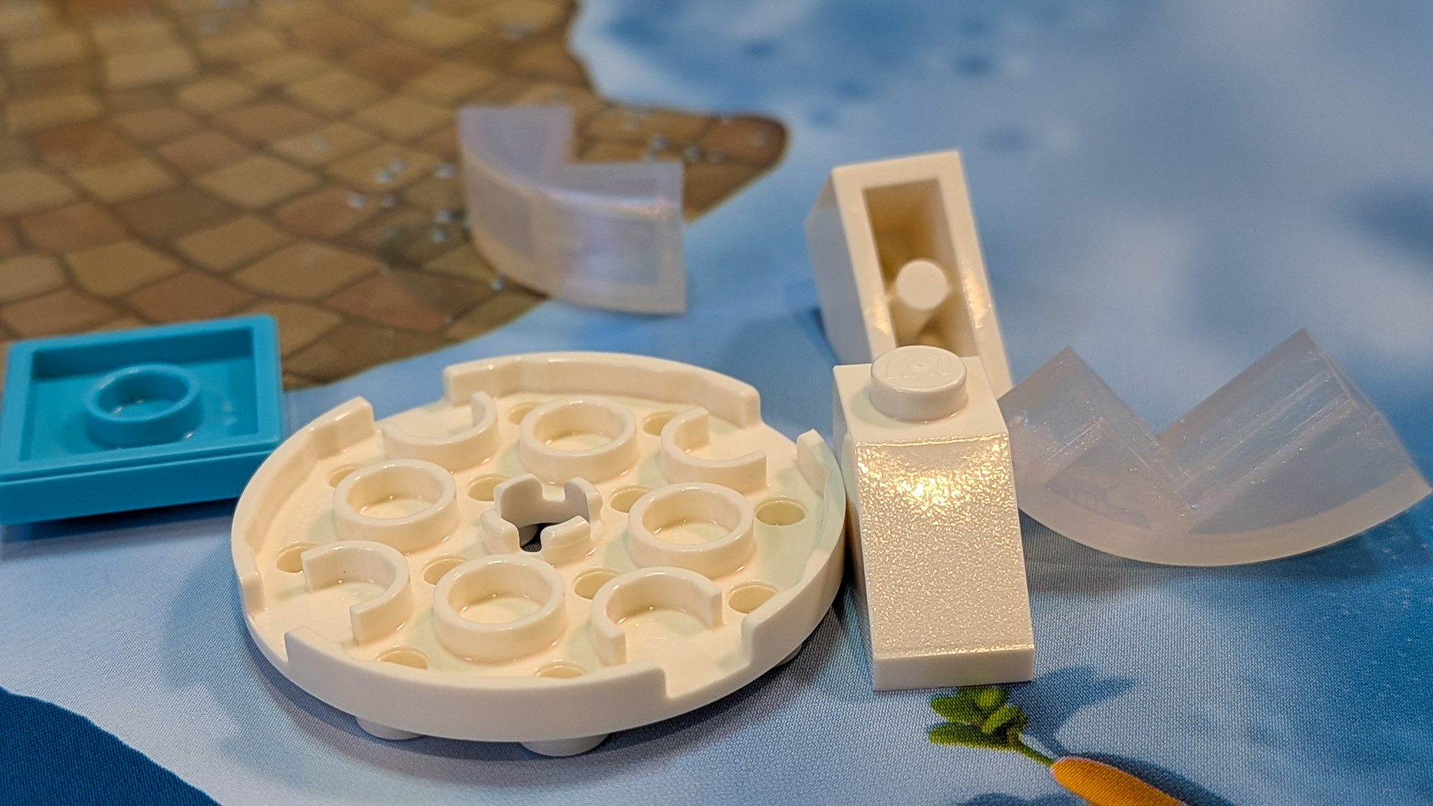 LEGO Friends Advent Calendar 2026 Day 16: loose pieces