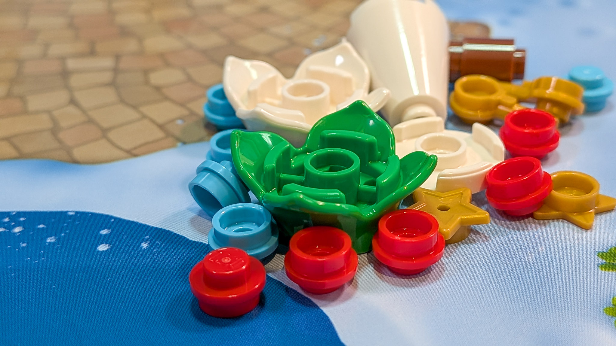 LEGO Friends Advent Calendar 2026 Day 23: loose pieces