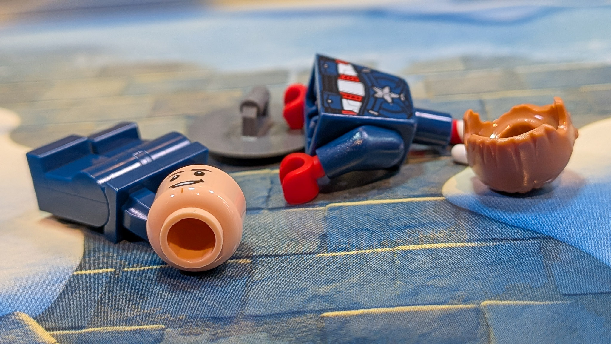 LEGO Marvel Advent Calendar 2026 Day 3: loose pieces