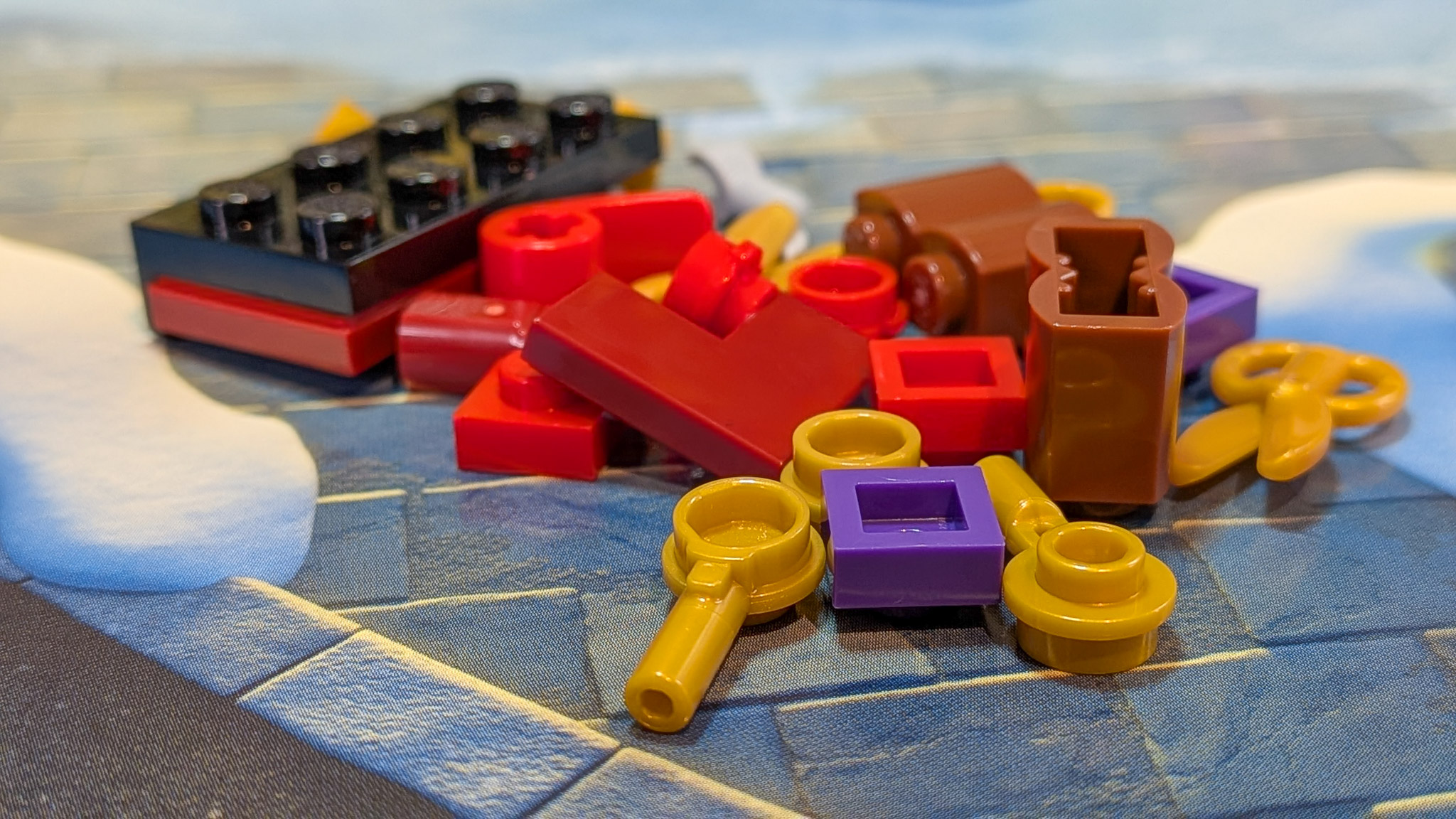 LEGO Marvel Advent Calendar 2026 Day 6: loose pieces