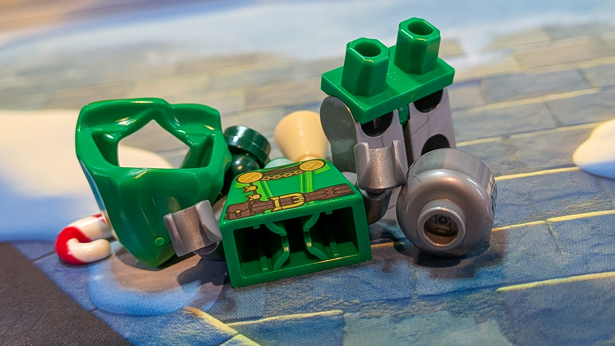 LEGO Marvel Advent Calendar 2026 Day 7: loose pieces