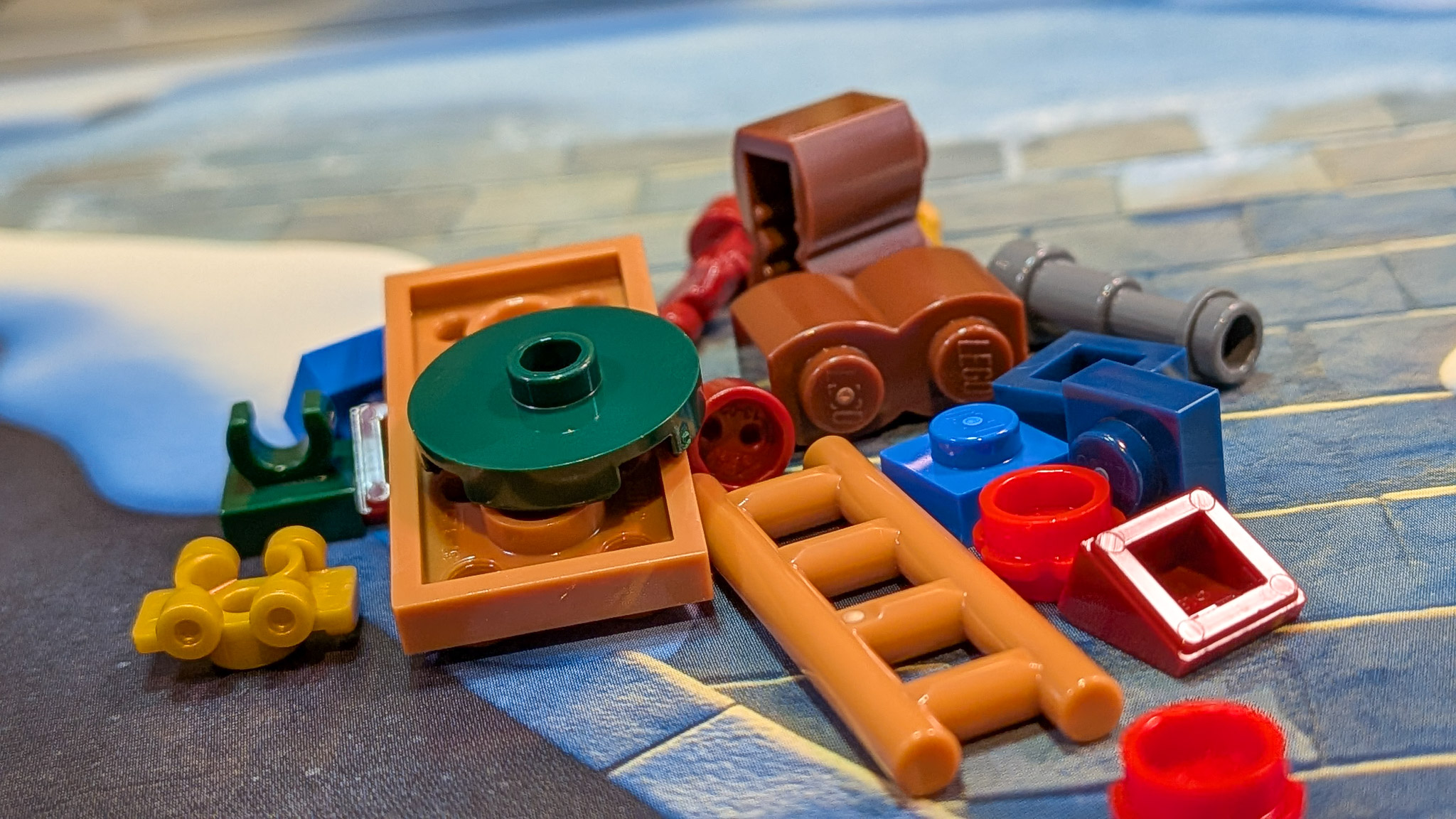 LEGO Marvel Advent Calendar 2026 Day 10: loose pieces