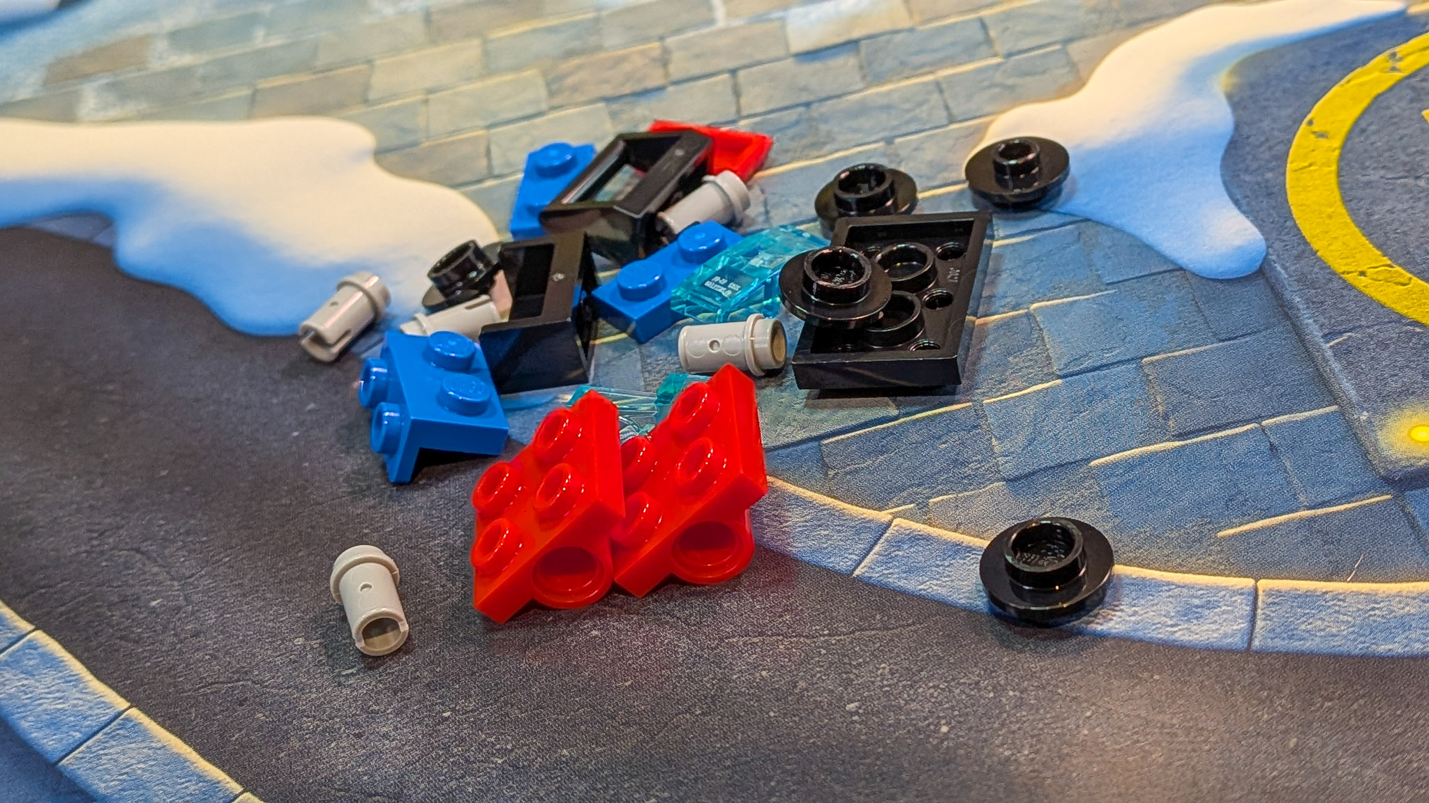 LEGO Marvel Advent Calendar 2026 Day 12: loose pieces