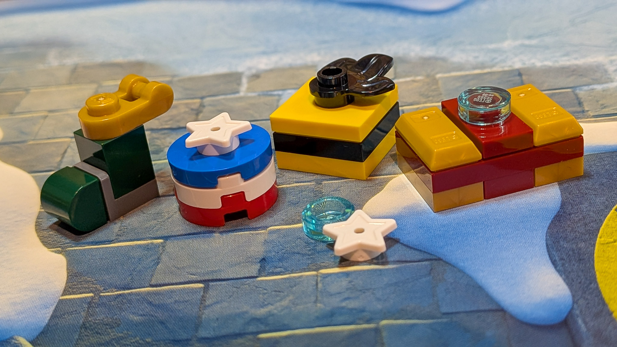 LEGO Marvel Advent Calendar 2026 Day 14: finished Presents and Stocking