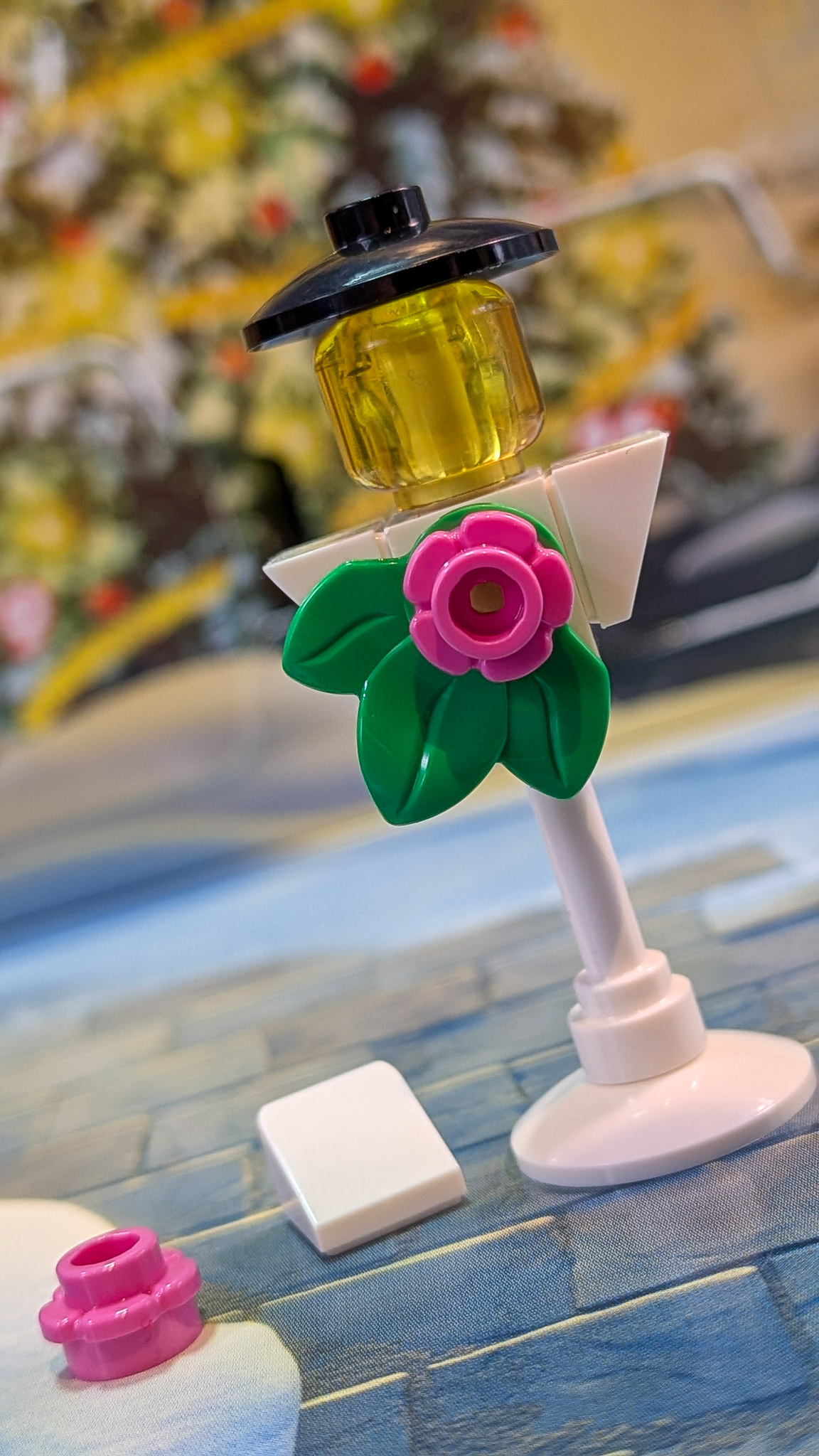 LEGO Marvel Advent Calendar 2026 Day 16: finished Street Light with Garland