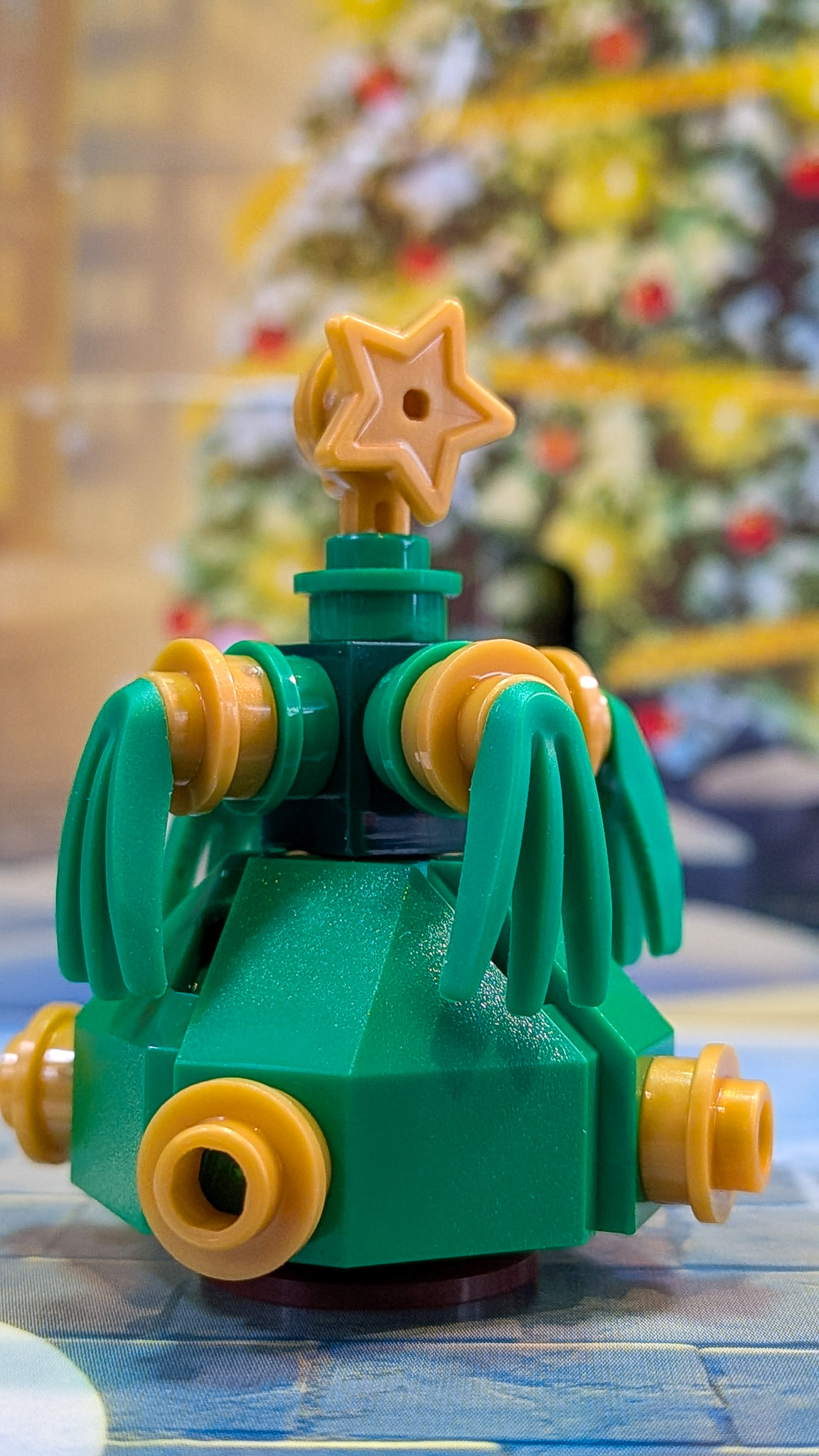 LEGO Marvel Advent Calendar 2026 Day 24: finished Christmas Tree
