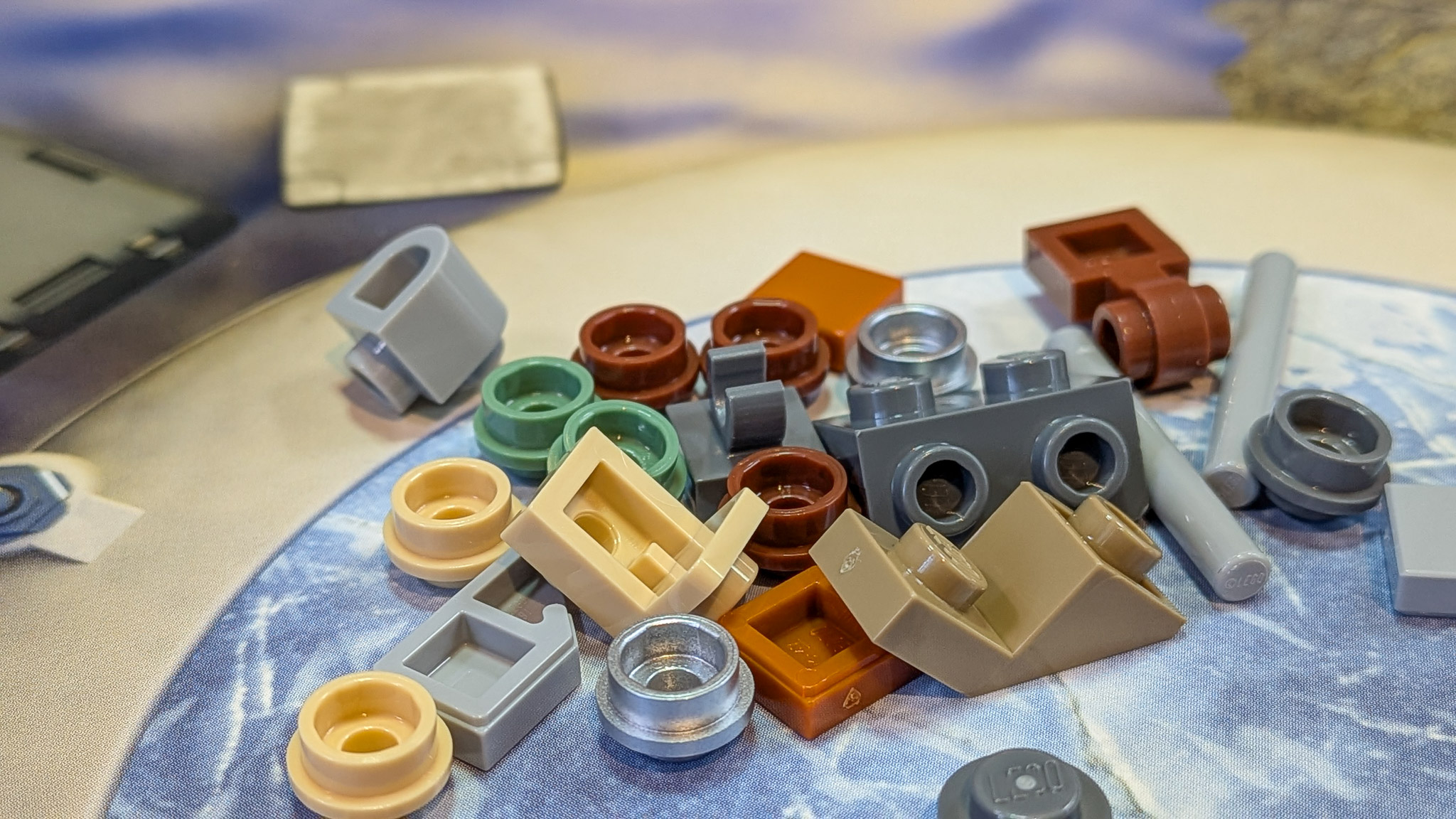 LEGO Star Wars Advent Calendar 2026 Day 5: loose pieces