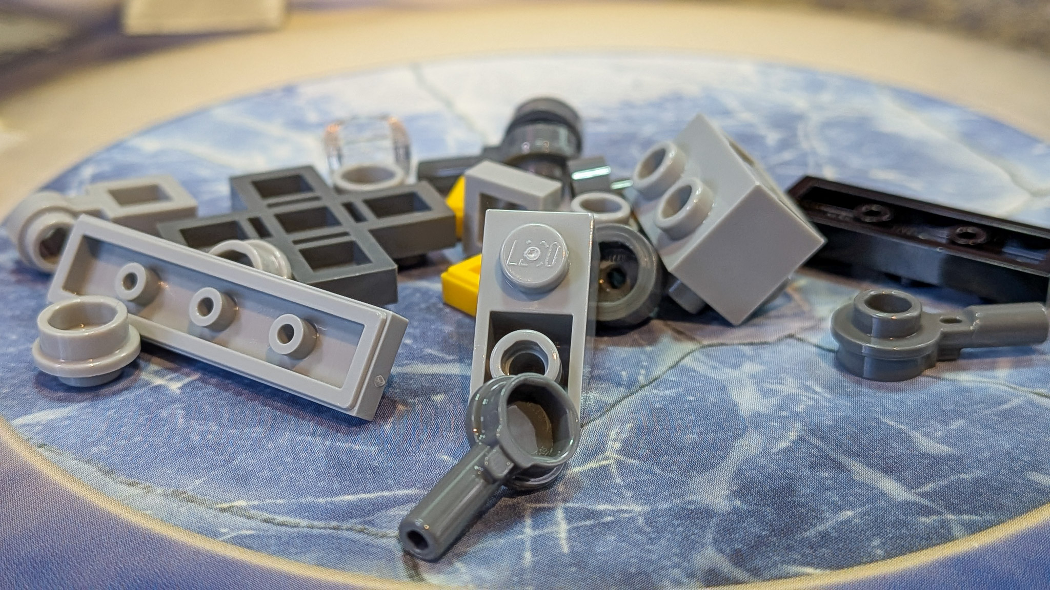 LEGO Star Wars Advent Calendar 2026 Day 6: loose pieces