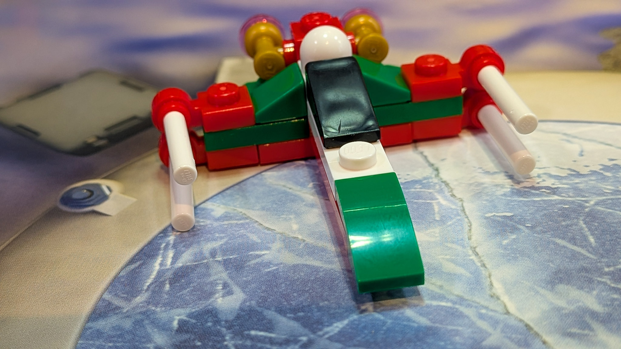 LEGO Star Wars Advent Calendar 2026 Day 19: finished Festive X-wing