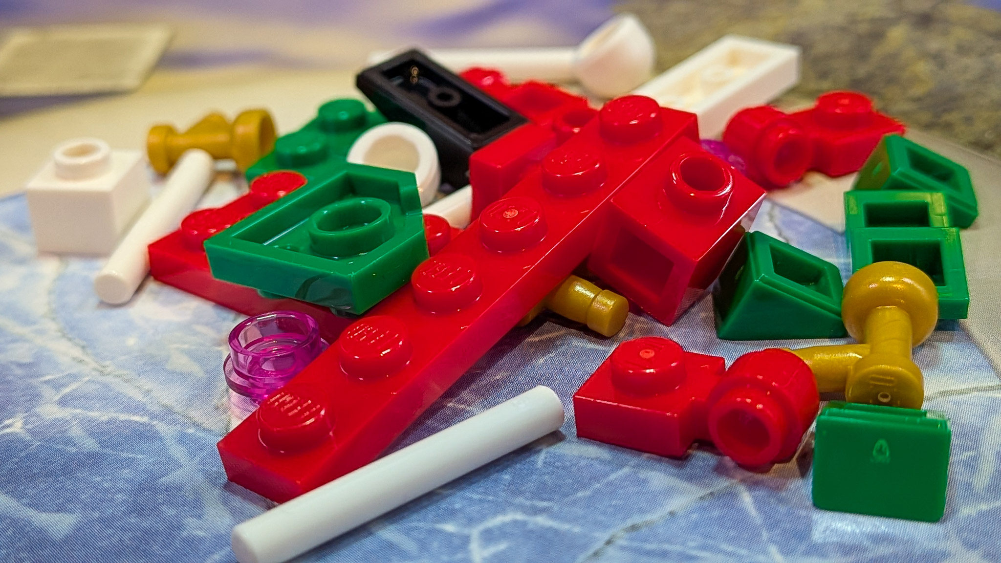 LEGO Star Wars Advent Calendar 2026 Day 19: loose pieces